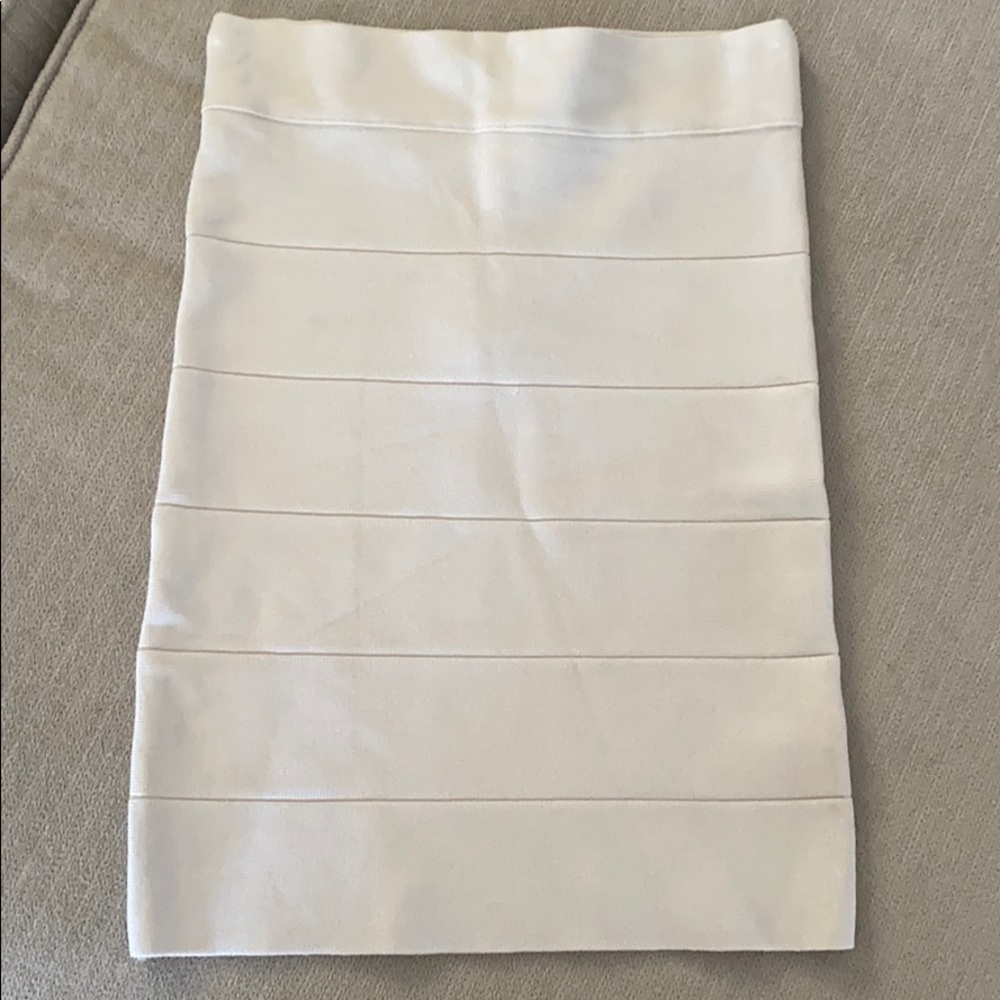 Bebe bandage stretch skirt. Women’s medium .